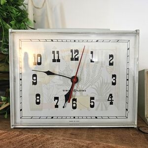 General Electric Vintage MCM Wall Table Green‎ Clock Tested Works Style 2132